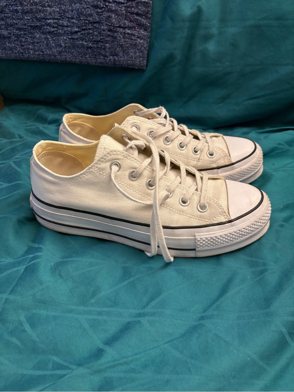 Converse platforms size 6.5 UK - Picture 3 of 8
